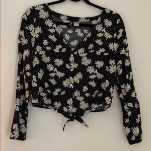 Daisy long sleeve crop top